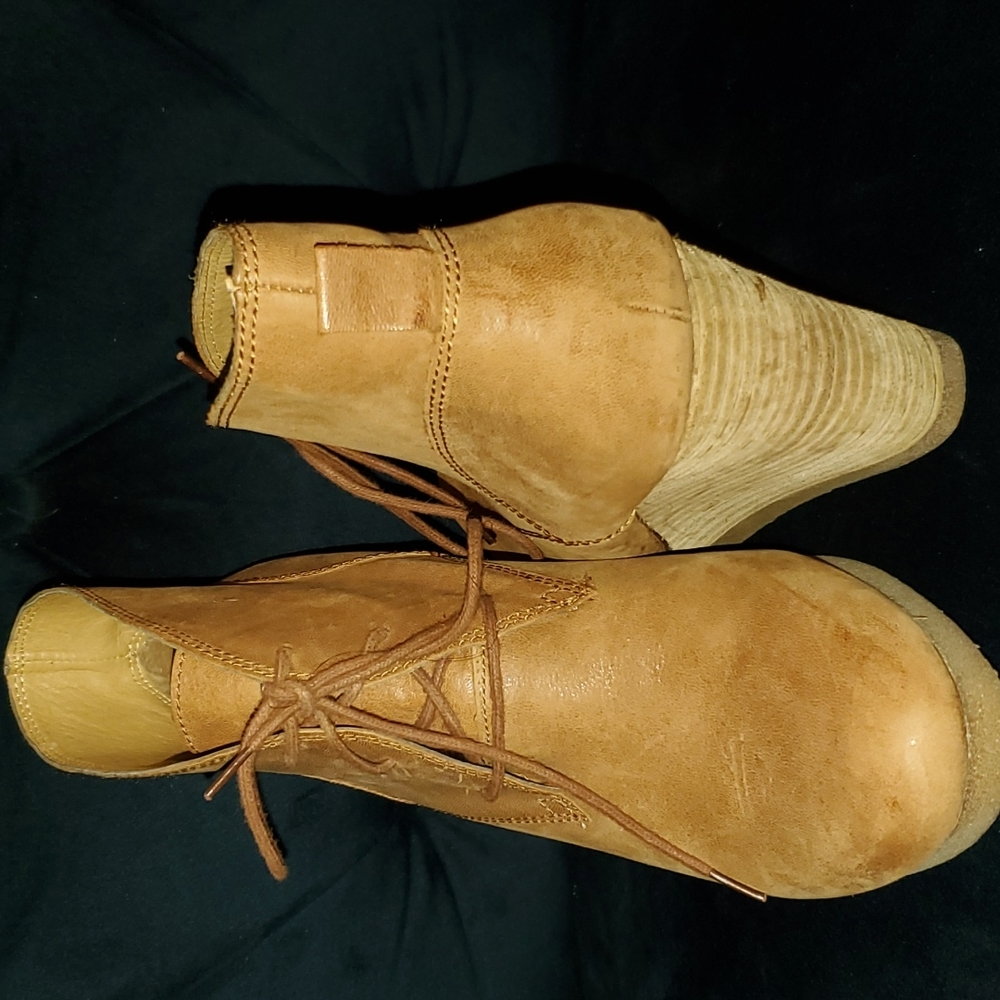 Leather booties cognac